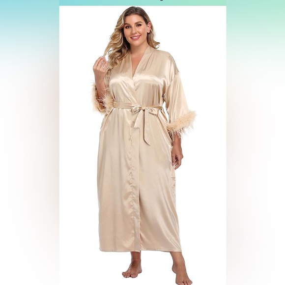 Elegant Cream Satin Robe with Feather Trim - Picture 6 of 6